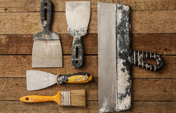 Scraper with a Razor-Blade