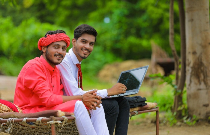 How can I check my eligibility for the PM Kisan Scheme?